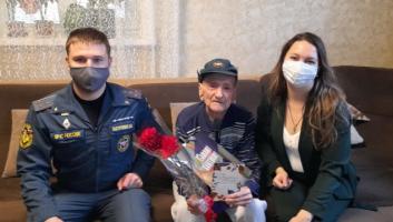 Сегодня свой 97 день рождения отмечает ветеран пожарной охраны и Великой Отечественной войны Василий Акимов.
