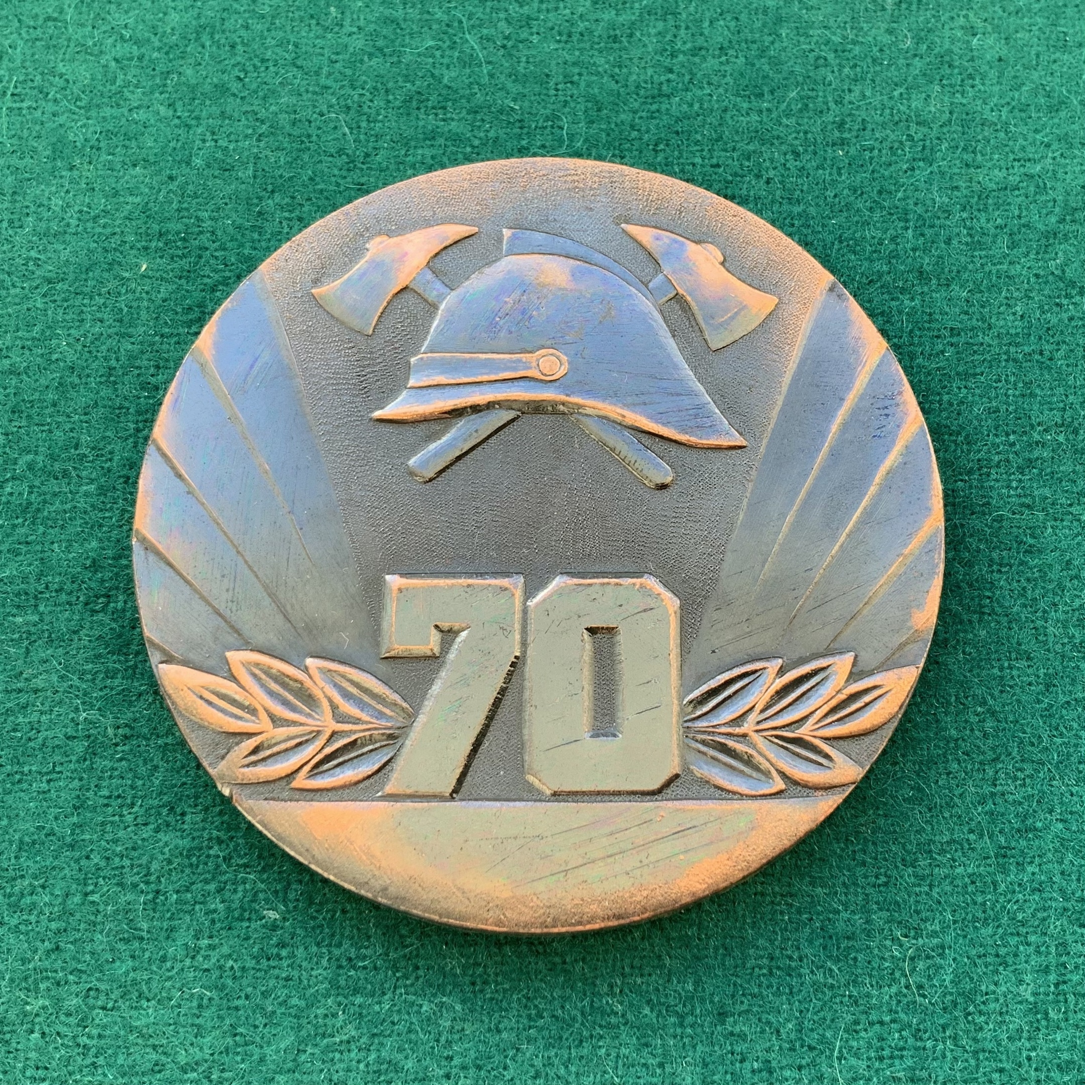 Настольная медаль 