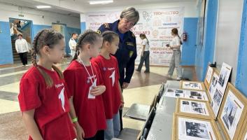 Огонь и память: мультимедийная выставка на муниципальном слете активистов Движения Первых