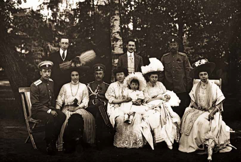 Граф Шереметев с семьей