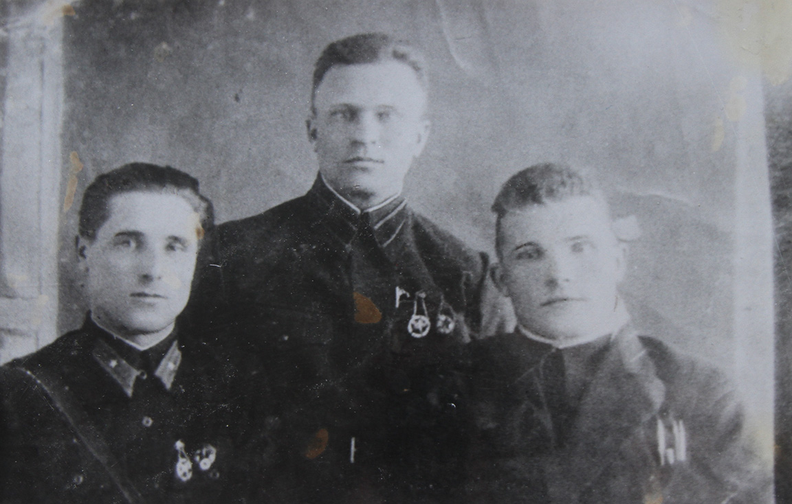 Гаврилов В.В. первый слева