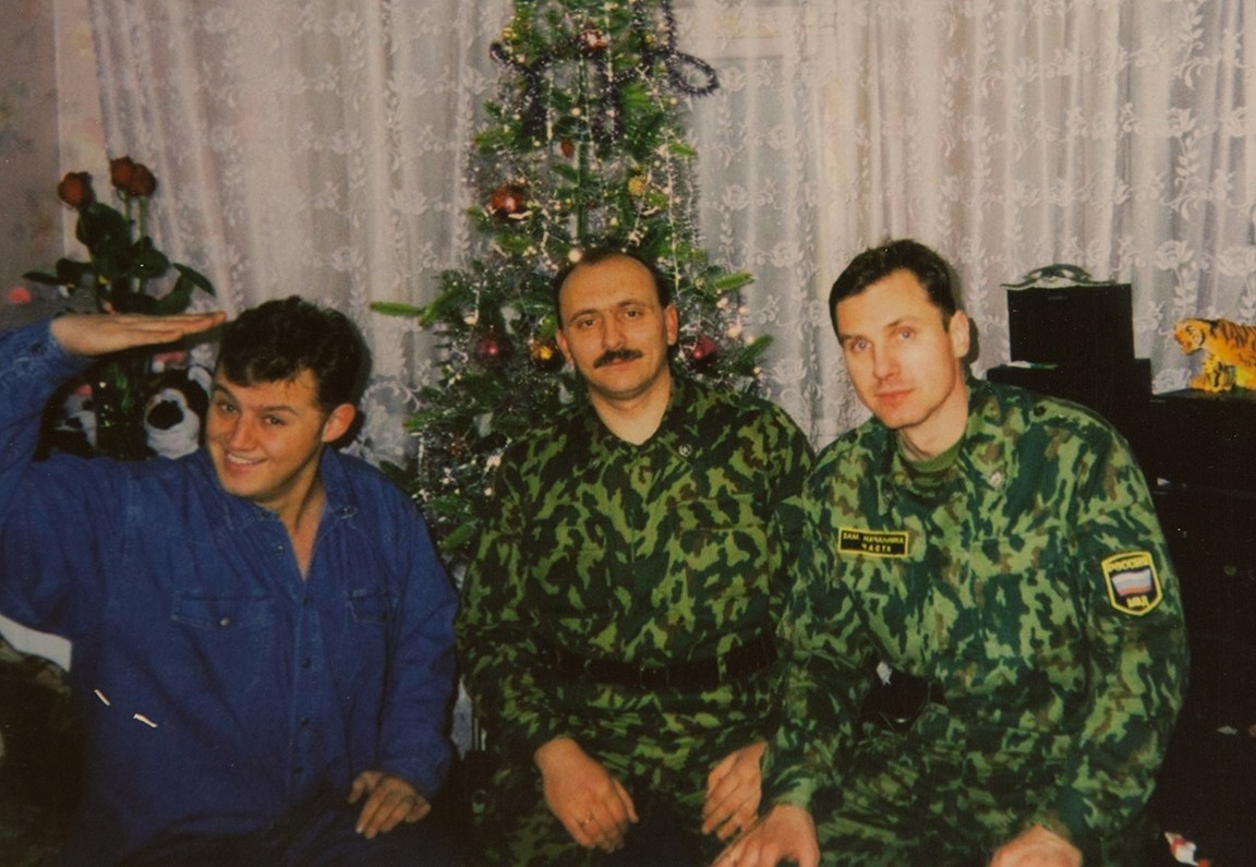 Игорь Букин крайний справа