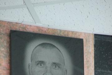 Мемориальная доска в честь В.А. Заровного 