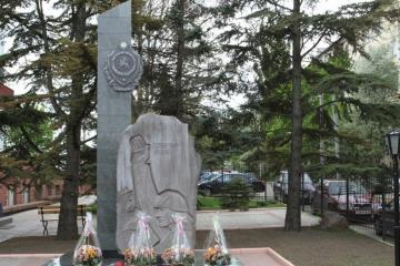 Памятный знак «Пожарным Крыма»