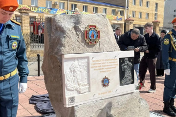 Мемориальный камень героям-ликвидаторам аварии на ЧАЭС