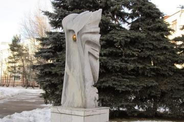 Монумент «Крылья» (посвящён ликвидаторам аварии на Чернобыльской АЭС)
